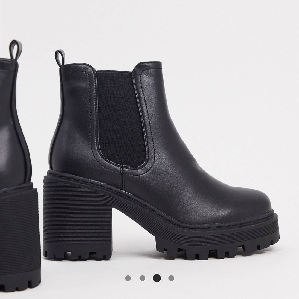 Heeled ankle boots - Picture 2 of 4